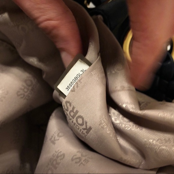 MICHAEL KORS braided grommet lg shoulder bag - Picture 3 of 16